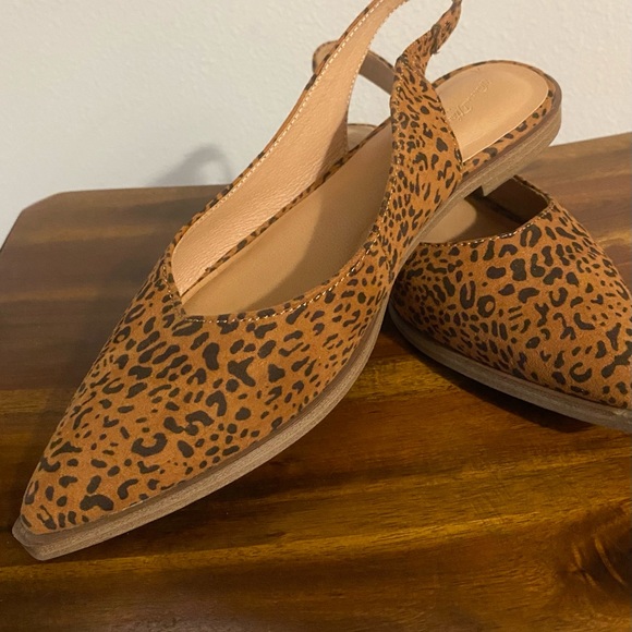 Pointed Slingback Flat Animal Print Shoes - Size 8 - Picture 6 of 6